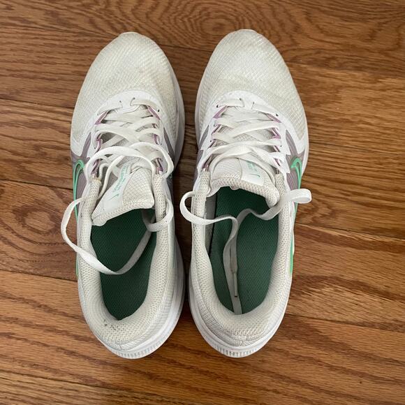 Nike Downshifter 11 White Signal Green Womens 9 Glow Running Shoes Sneakers - Picture 6 of 9